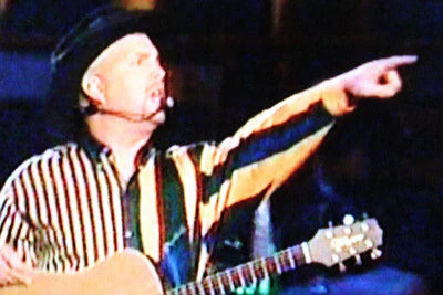 GARTH BROOKS COAST TO COAST LIVE 3-DISC SET (CBS 2001) - Image 9